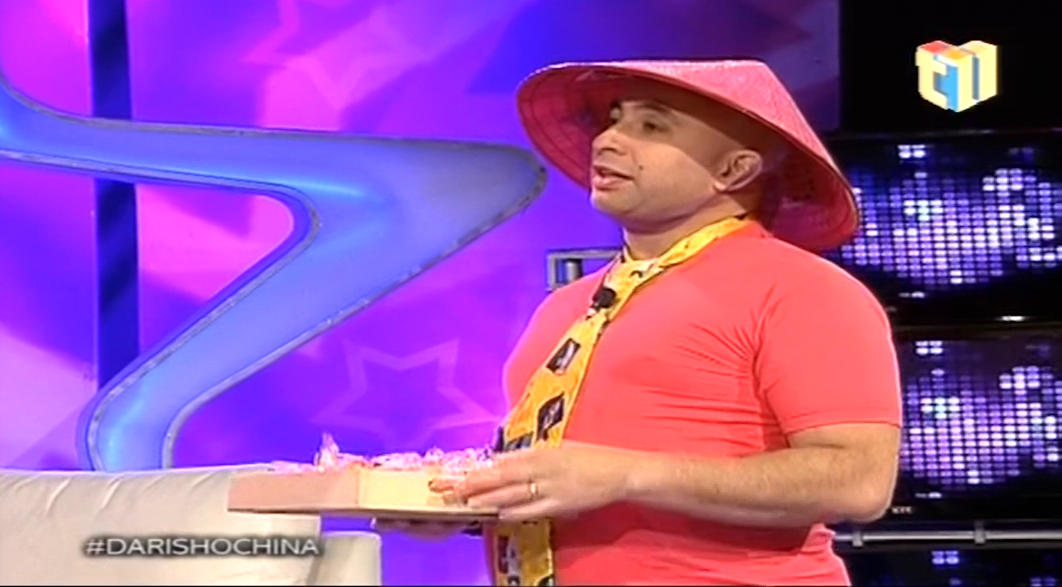 “La Darisho” Llegó Desde China Para Hacer Un Tour Por La Capital