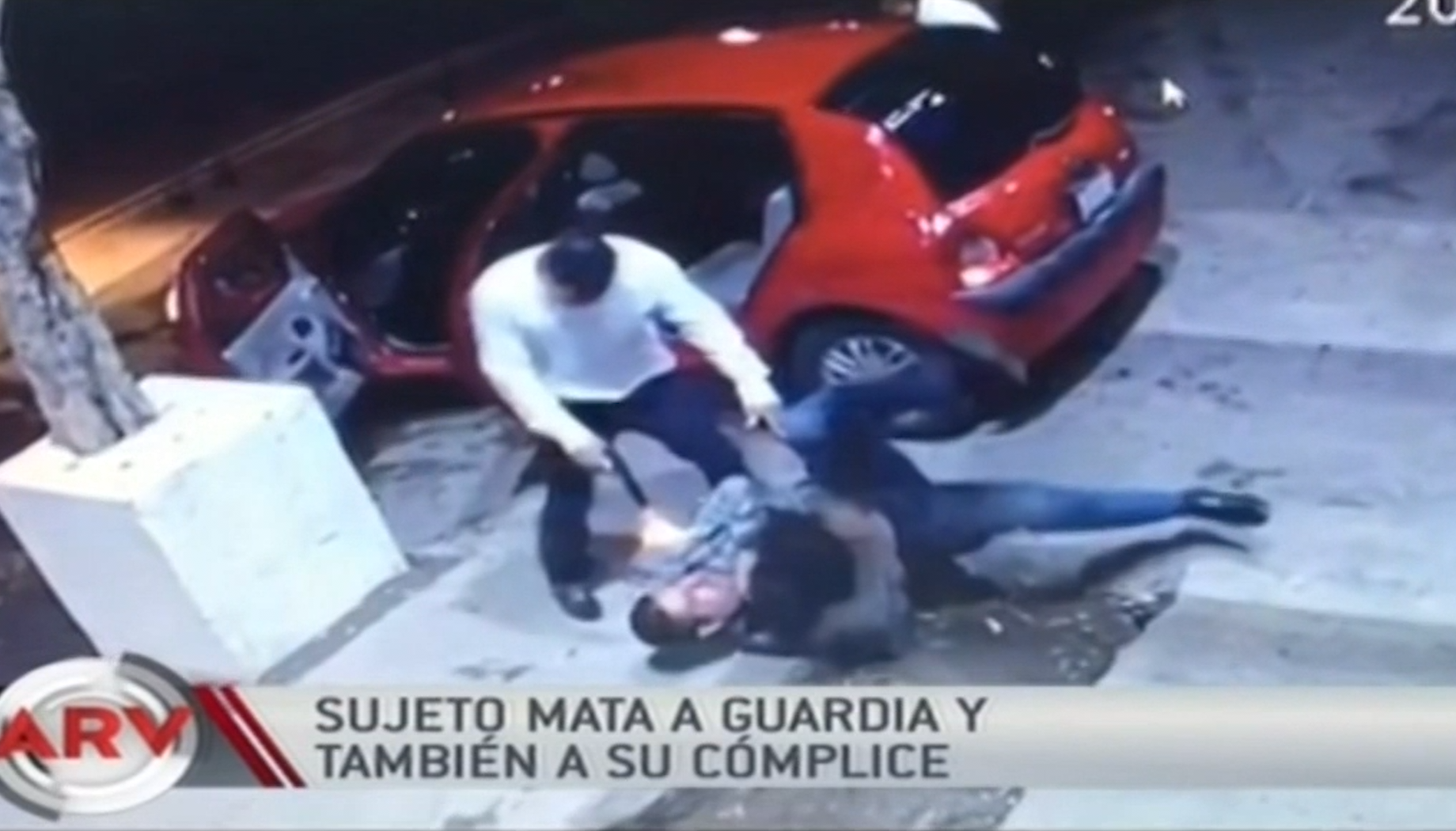 Sujeto Mata A Guardia Y También A Su Cómplice En Un Bar De México