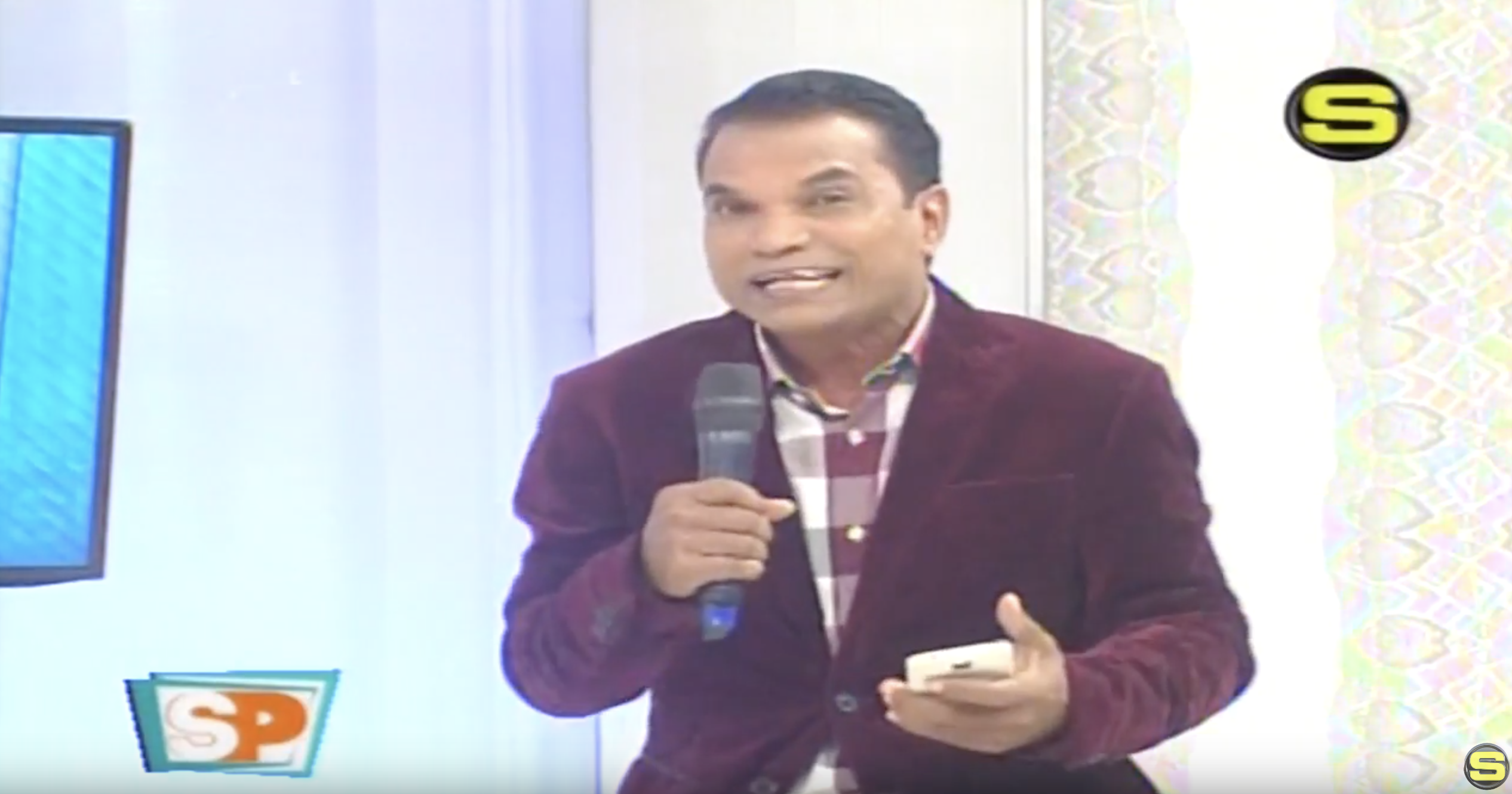 MAMOLA: Comisión De Espectáculos Públicos, Que Prohíbe Temas Cuando La Gente Ya Está “JARTA” De Escucharlos