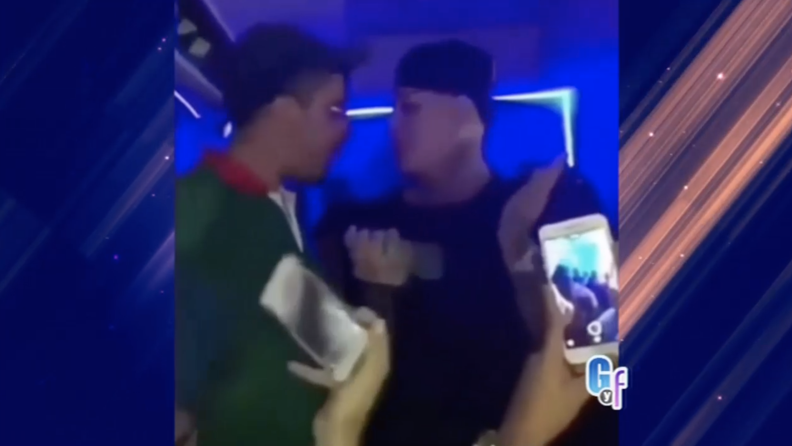 Bad Bunny Explica Porqué Le Arrancó La Cadena A Almighty