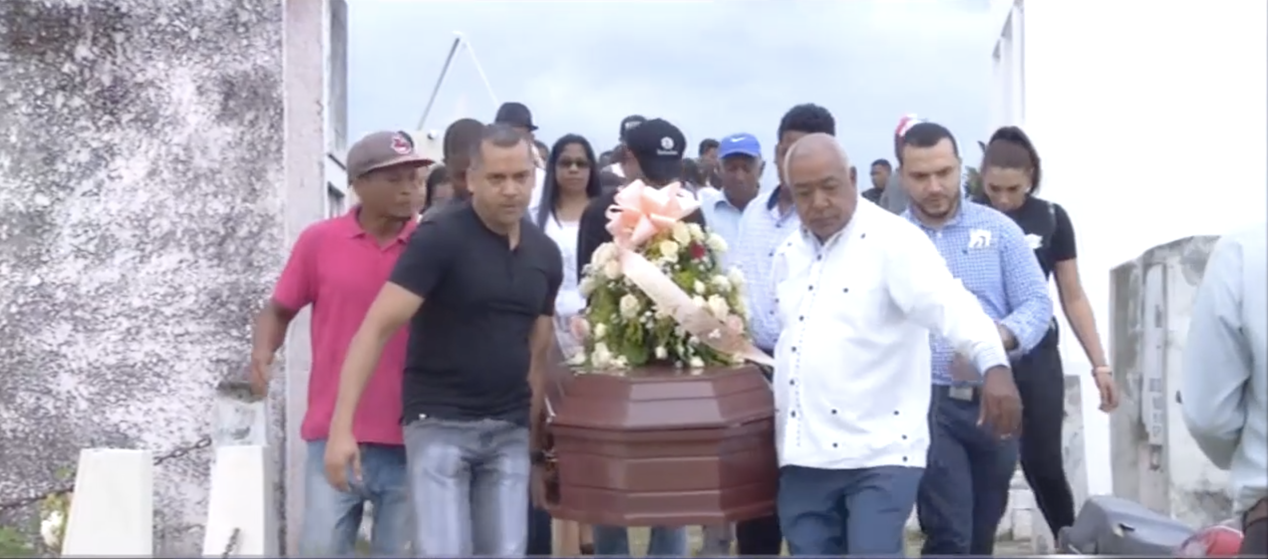 En Medio De Llanto Y Dolor Le Dan Cristiana Sepultura A La Joven Comediante Y Modelo De Telemicro