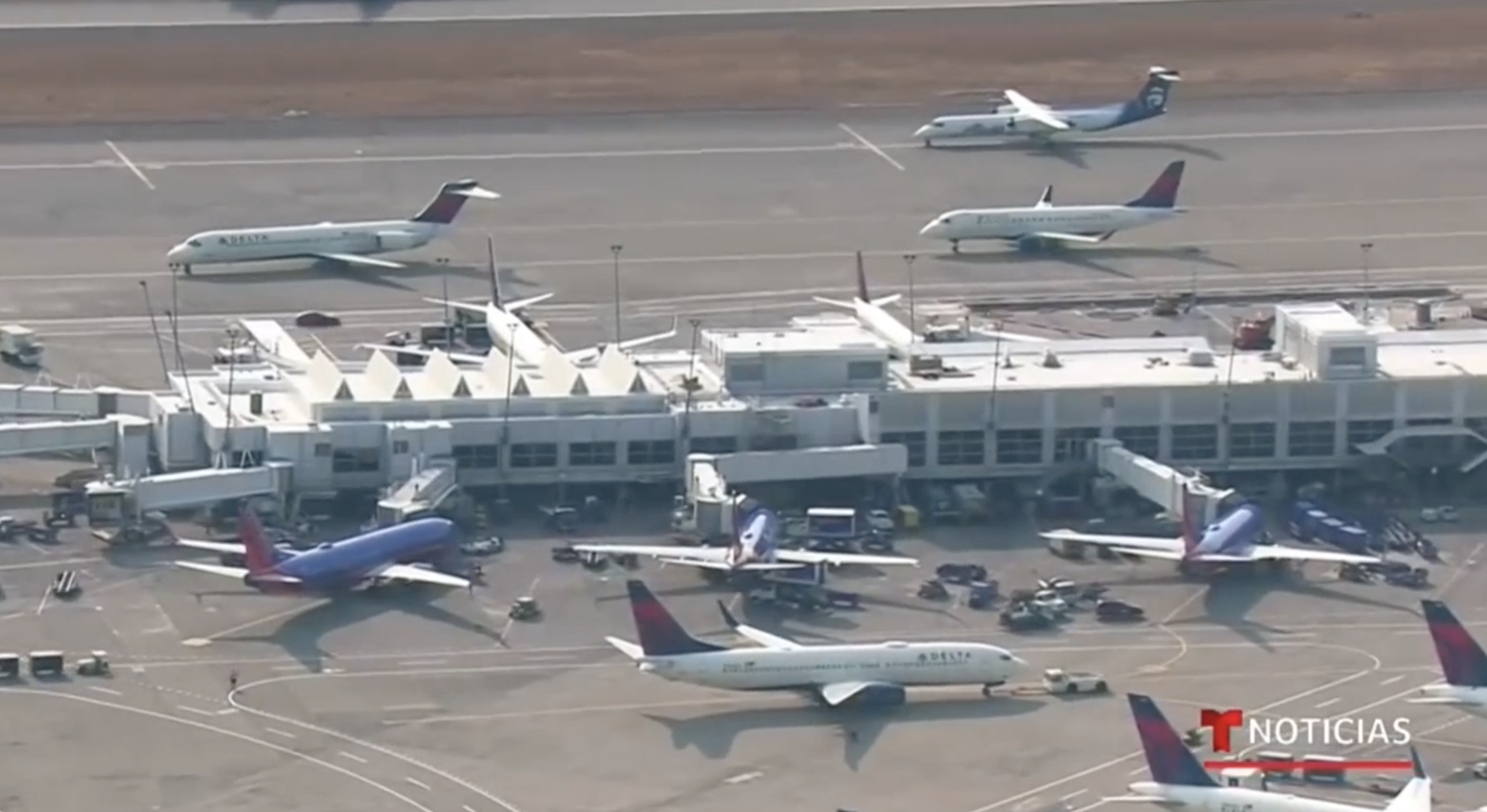 ¡INSÓLITO! Empleado Se Roba Un Avión Comercial Y Sale A Volar