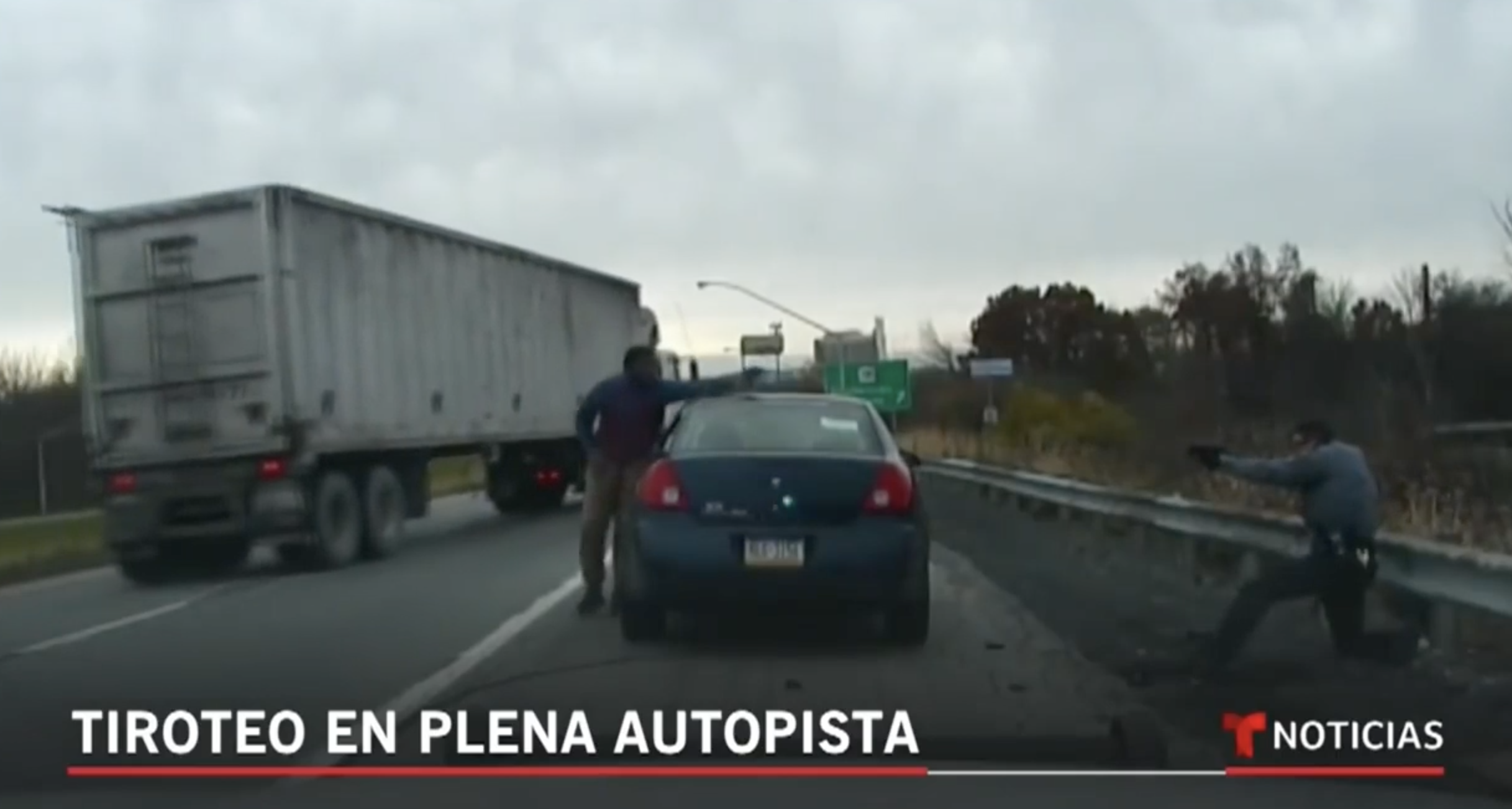 Conductor Desata Fuerte Tiroteo Tras Ser Detenido Por Dos Policías