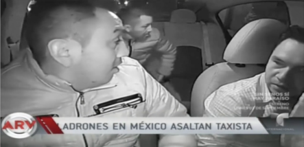 Ladrones En México Asaltan Taxista