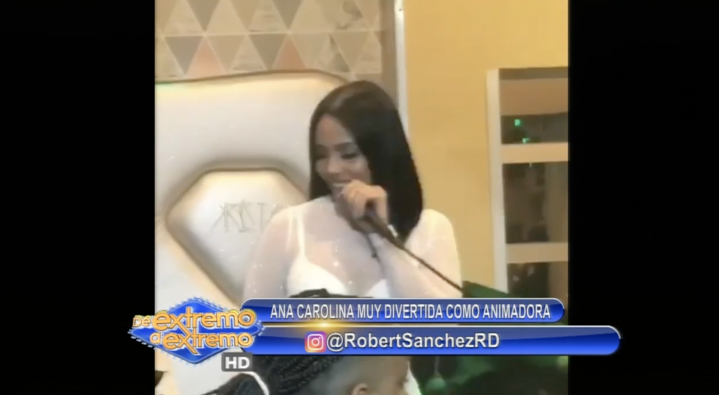 Animadora ‘’ANA CAROLINA’’ De Esta Manera Es Que Anima En Las Discotecas