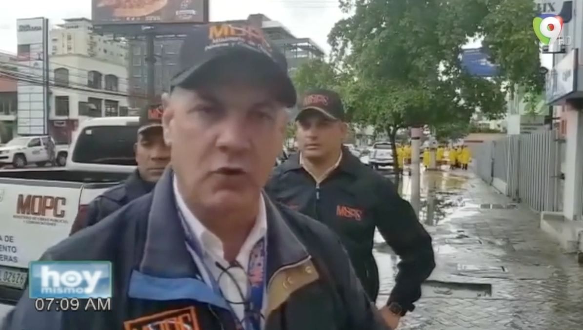 Gonzalo Castillo Encabeza Brigadas Del MOPC Para Limpiar Acumulación De Aguas