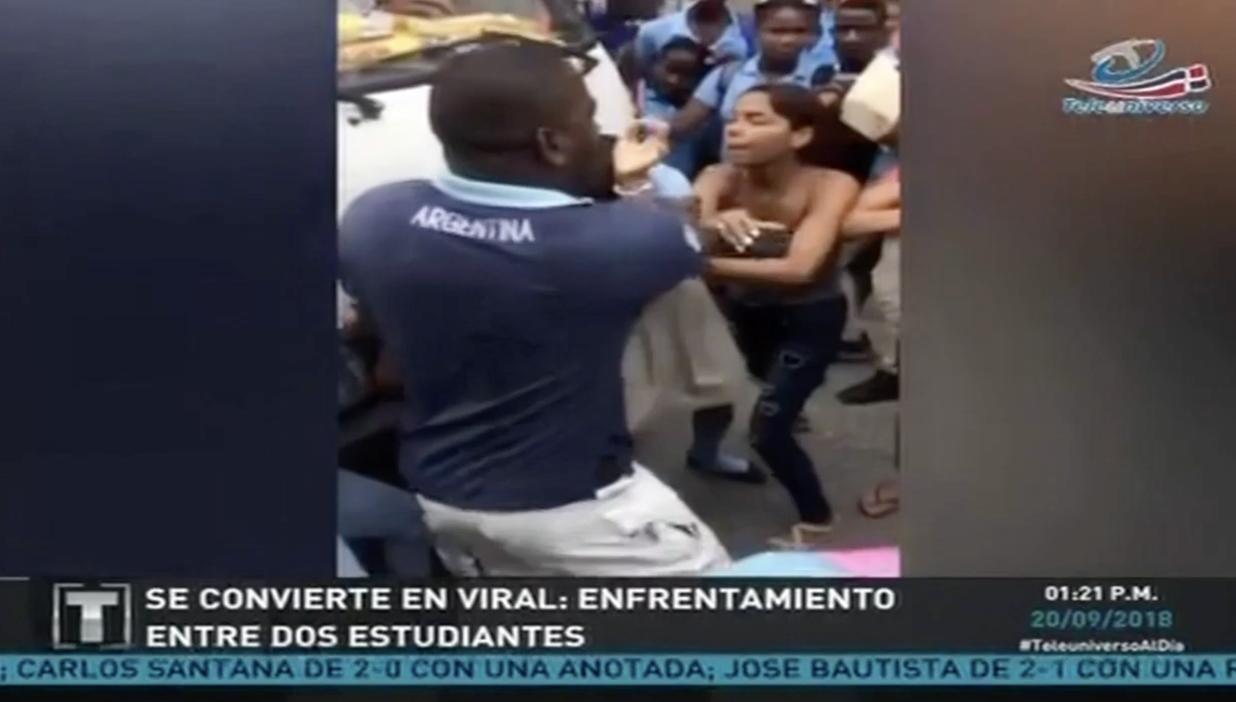 Enfrentamiento Entre Dos Estudiantes Se Vuelve Viral Mira Porqué