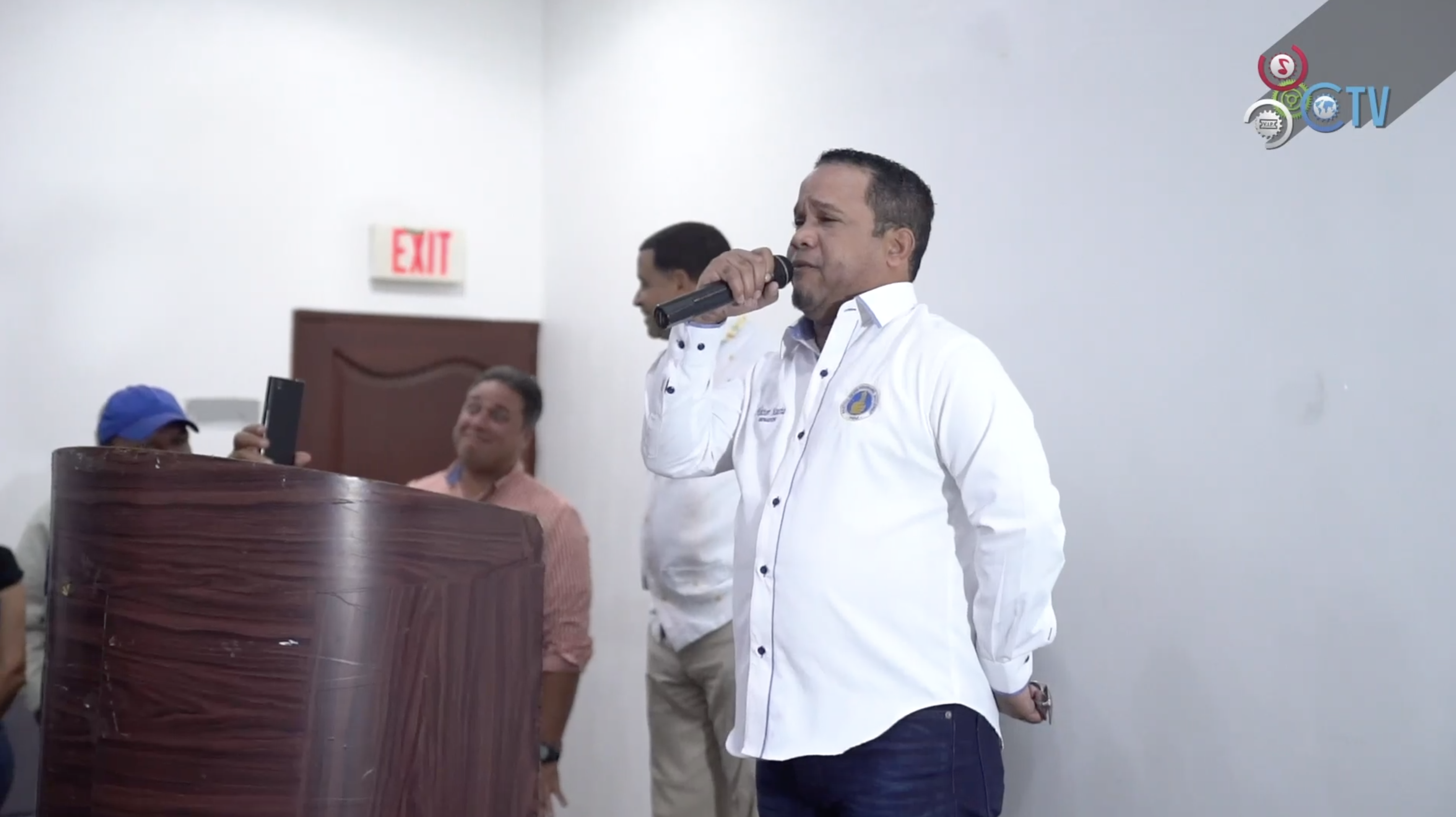 El Torito Inscribe Su Candidatura Como Senador