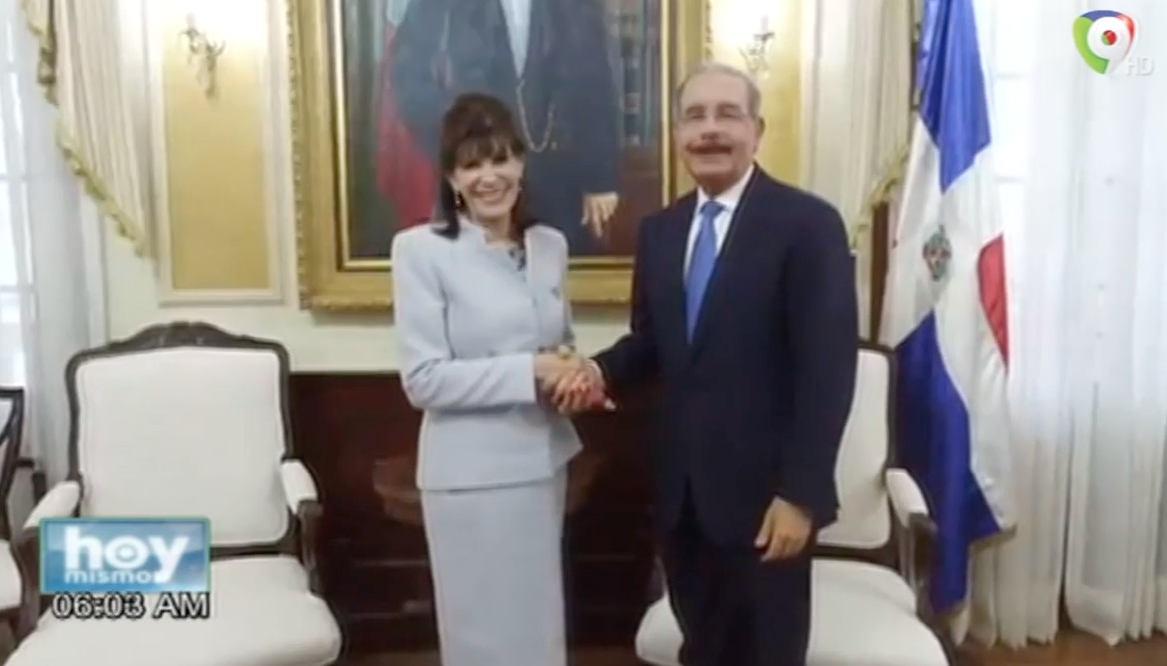 En Hoy Mismo Comentan Sobre La Visita De La Embajadora Norteamericana A Danilo Medina