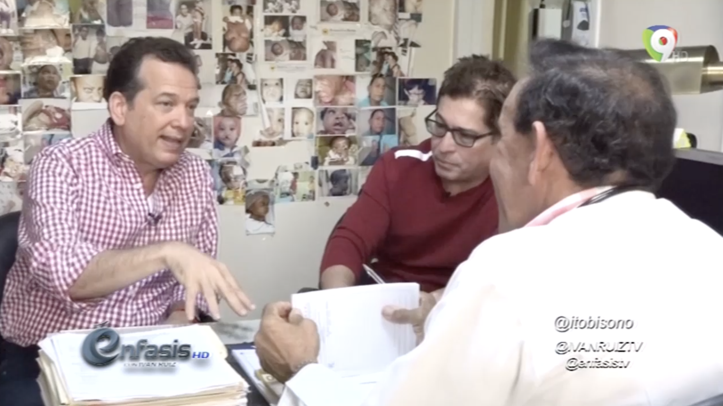 Énfasis: Ito Bisonó E Iván Ruiz Visitan Al Doctor Cruz Jiminián