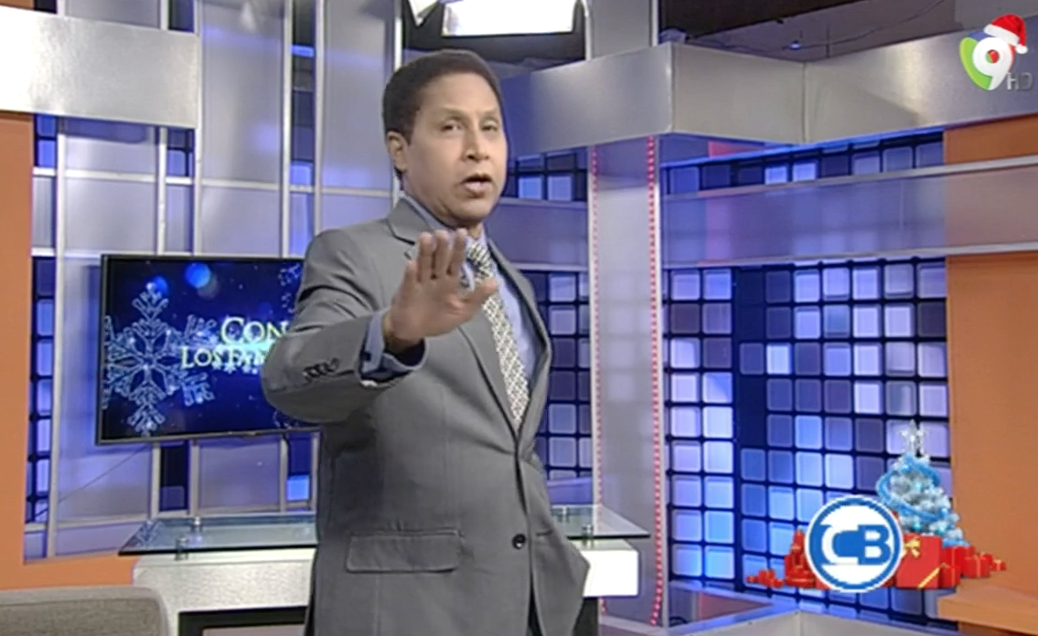 Carlos Batista Muestra Imágenes De Las Mujeres Vestidas Desvergonzadas De La Farándula Internacional