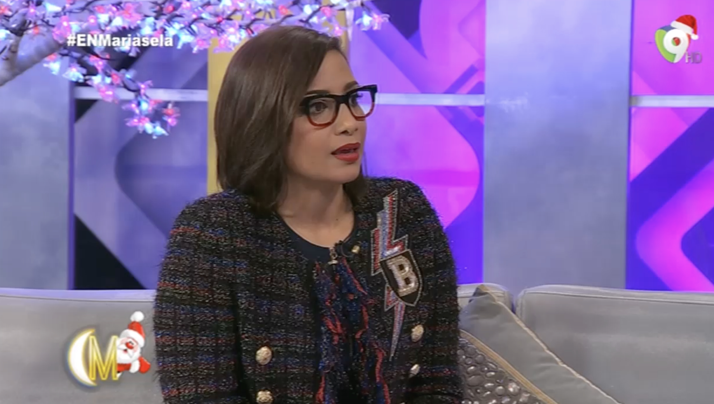 Esta Noche Mariasela: Carolina De Martínez Nos Habla Sobre Su Libro “Mujeres De Grandes Ligas”