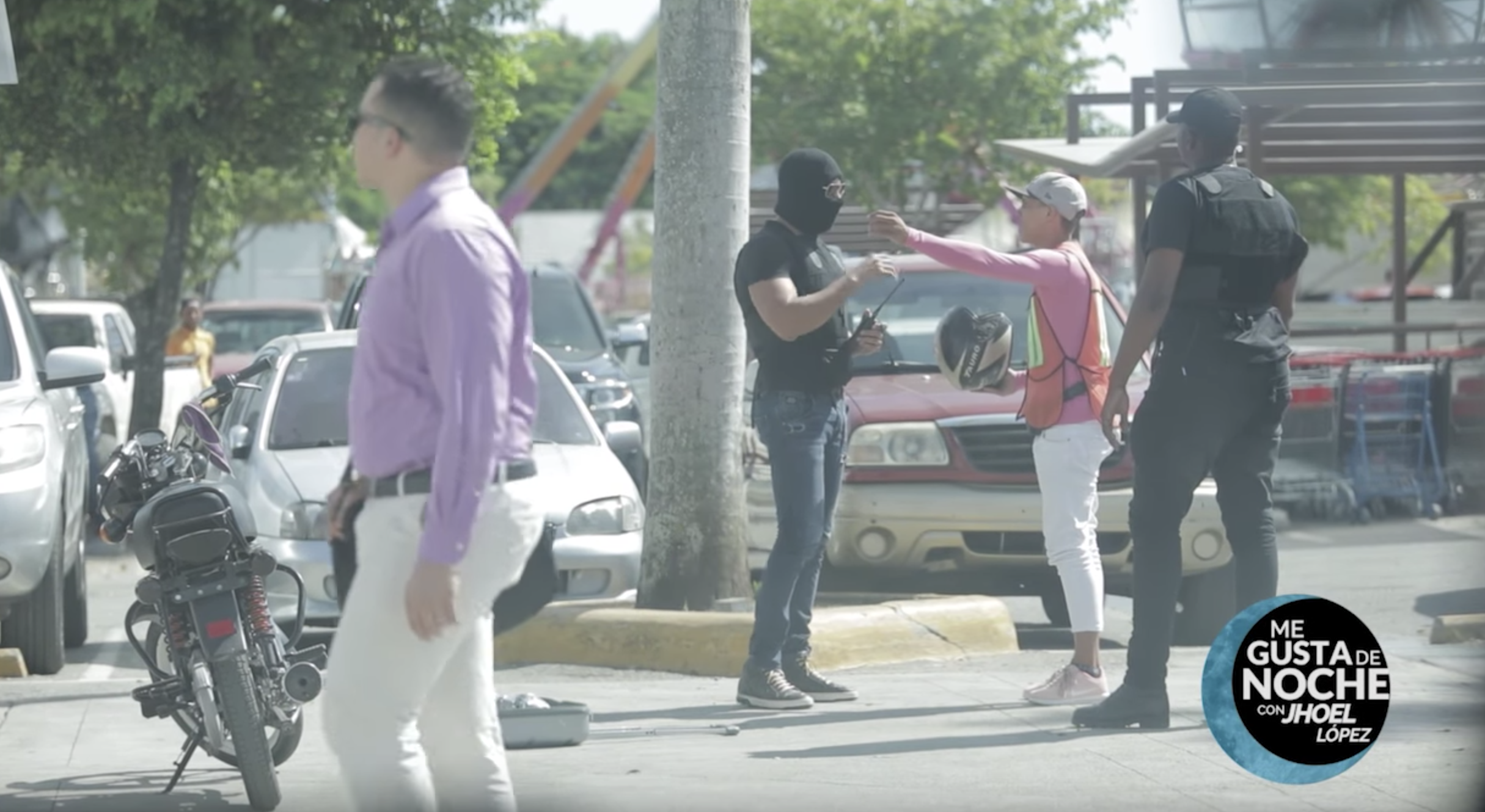 Me Gusta De Noche: Broma Pensada, Estó Pasó Cuando Dejaron Una Maleta Con Varios Paquetes De…