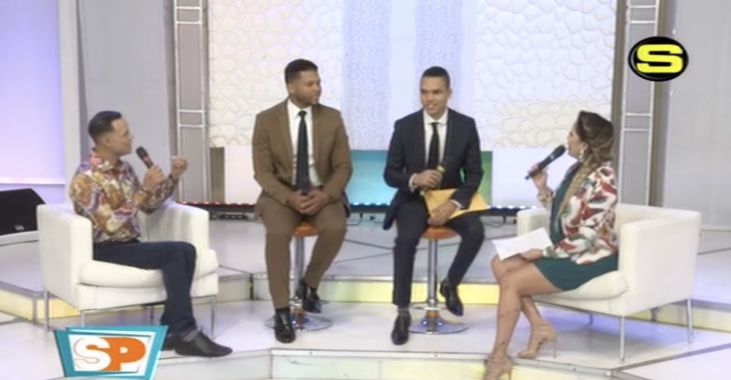 Super Farándula: Conversando Con Dos Profesionales Del Derecho Sobre Un Caso Que Está Ocurriendo Con “Omega”