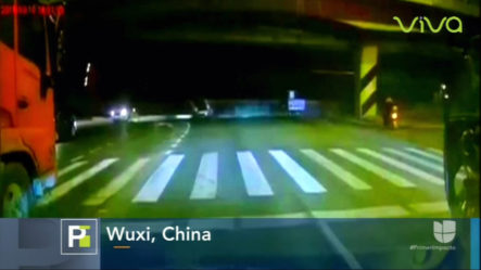 Momento En Que Colapsa Un Puente En Una Avenida De China 