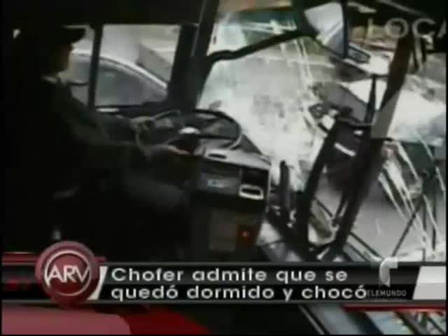 Chofer De Autobús Admite Que Se Quedó Dormido Justo Antes De Desastroso Accidente