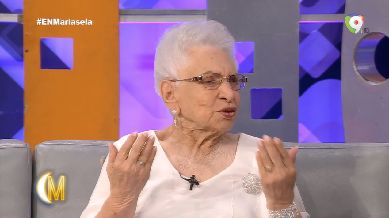 Cristina Camilo Nos Cuenta Por Qué Se Ha Vestido De Blanco Todos Los Jueves Durante 66 Años