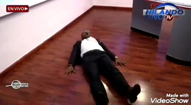 Periodista Poseído Por El Espíritu De La Reelección