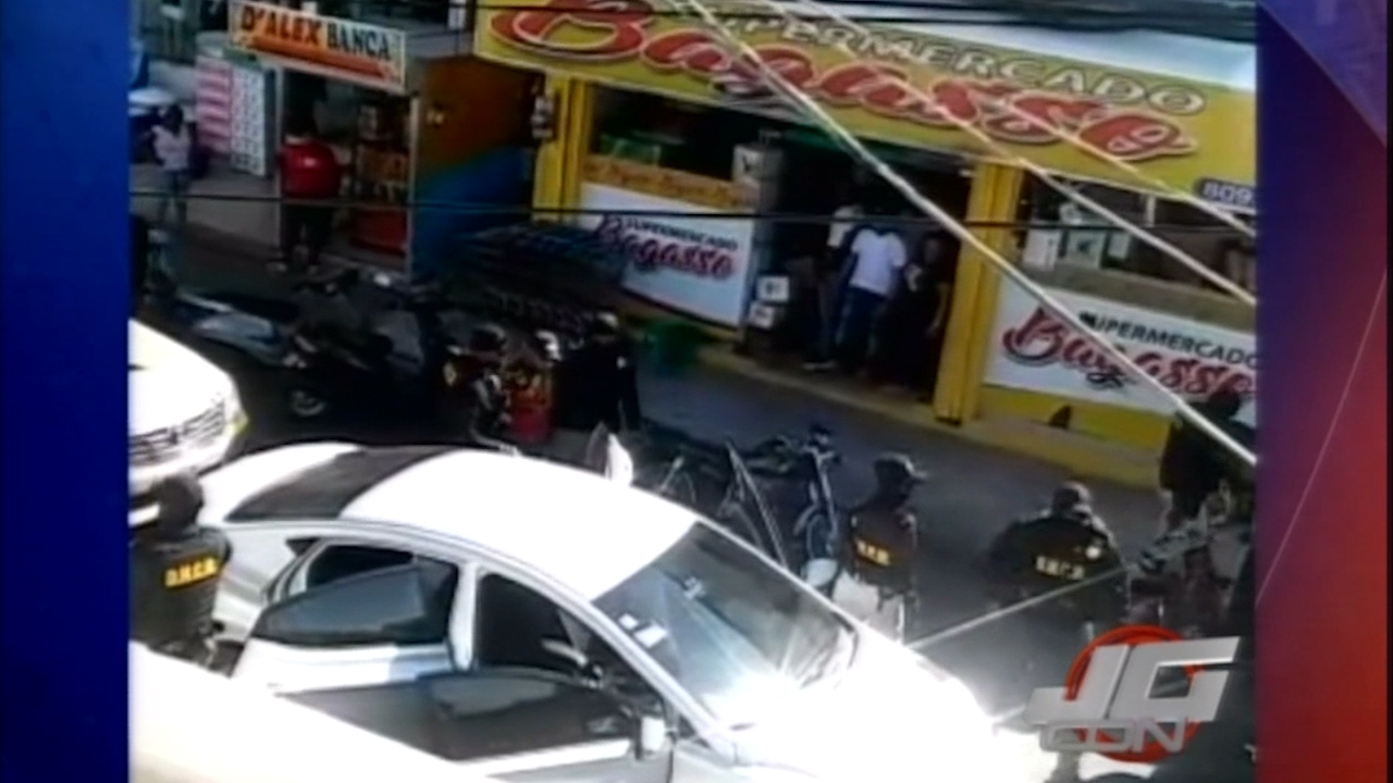 En Cotuí Agentes De La DNCD Apresan Un Hombre Y Una Mujer En Un Operativo