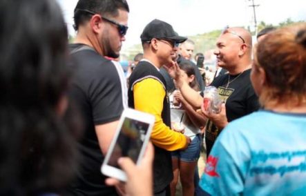 Daddy Yankee Lleva Ayuda A Los Damnificados Del Sur De Puerto Rico  | Conexión Urbana