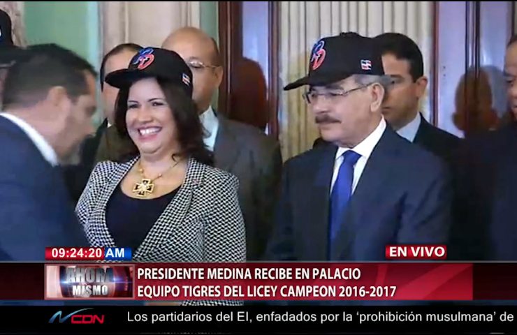 Presidente Medina Recibe A Los Tigres Del Licey En El Palacio Nacional