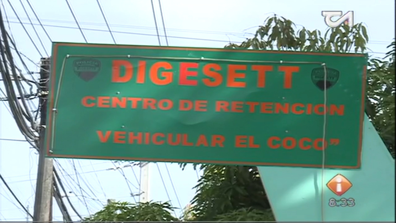 Propietarios De Vehículos Retenidos Por La DIGESETT Se Sienten Inconforme Por Los Requisitos Que Les Piden   