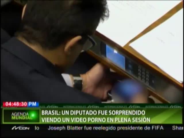 Diputado En Brasil Es Sorprendido En Plena Sesión Viendo Pornografía #Video