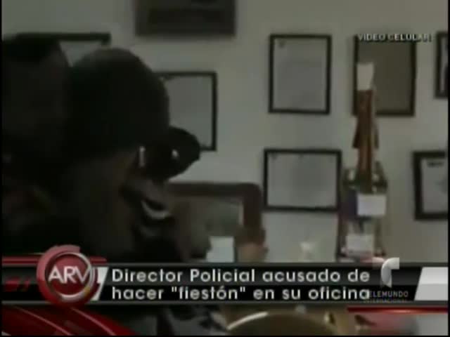 Procesan A Director Policial Que Montó Una Fiesta En Su Oficina #Video