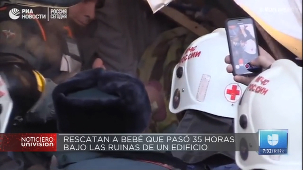 Rescatan A Bebé Que Pasó 35 Horas Bajo Las Ruinas De Un Edificio