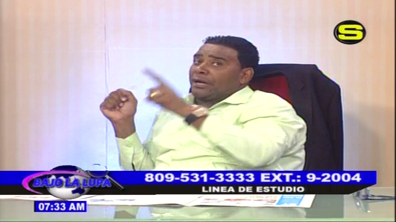 Un Televidente Llama A John Berry Y Le Pregunta:  ¿los Políticos Le Están Pagando Para Que Hable De Ellos?, Y Esto Le Respondió