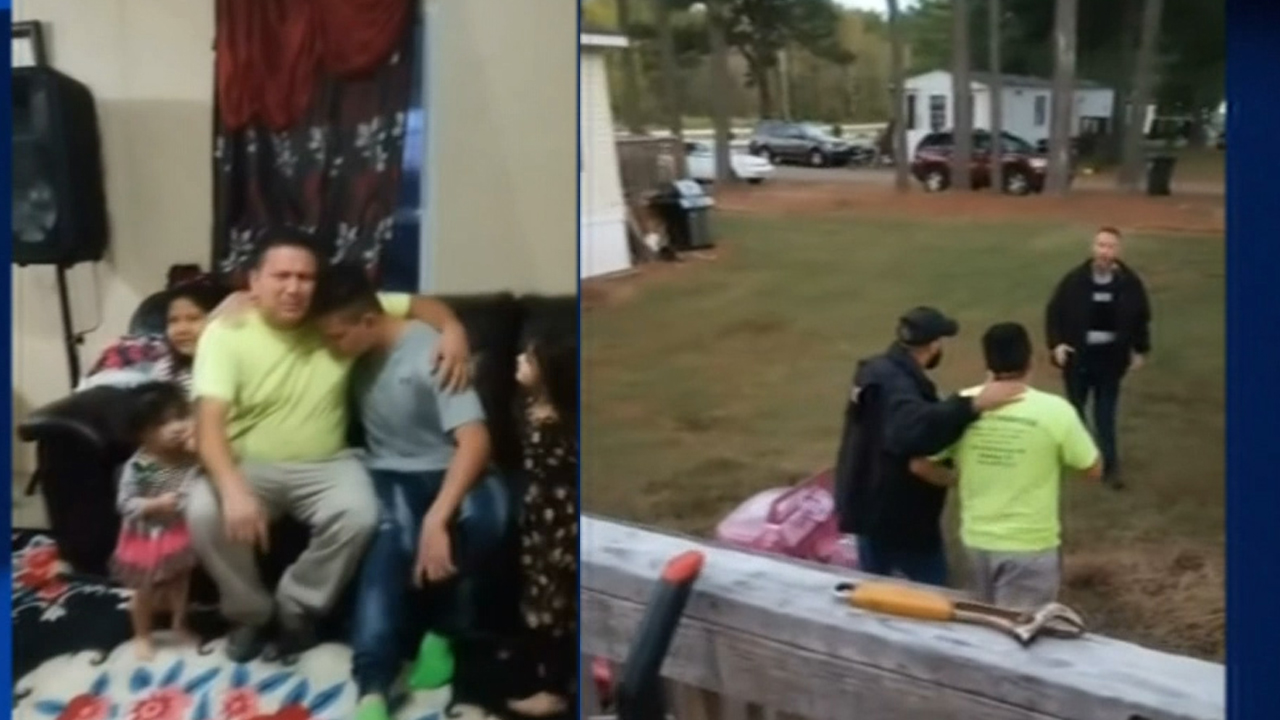Entre Lágrimas Un Hombre Se Despide De Su Familia Antes De Ser Deportado De Estados Unidos