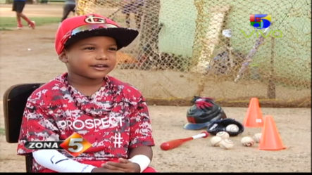 Con Apenas 4 Años Este Niño Promete Ser Una Gran Leyenda En El Béisbol