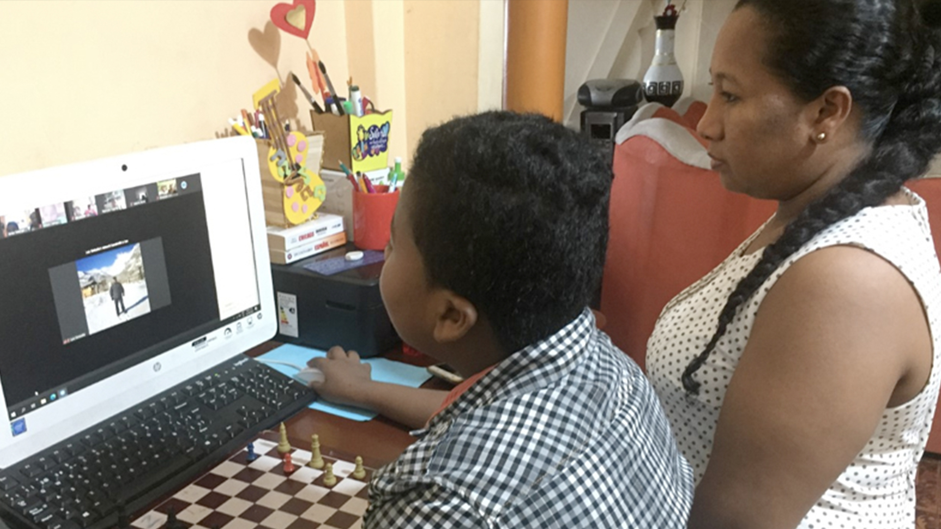 Educación Encuentra Oportunidades En Medio De Las Dificultades