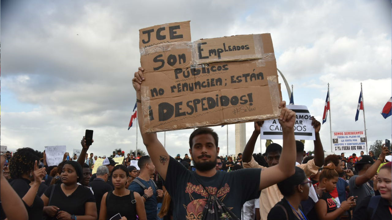 El Que Intenta Seguir En El Poder Sin Elecciones Está Tentando Contra La Democracia