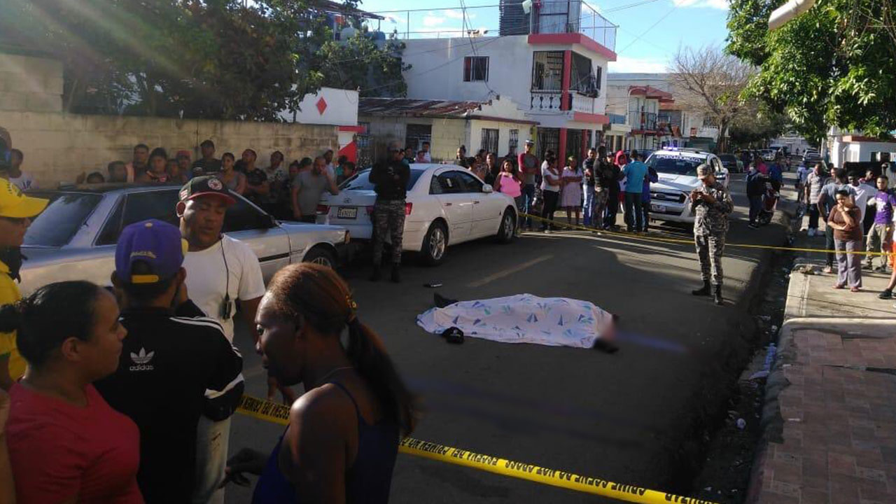 Hombre Hiere De Gravedad A Una Mujer Y Luego Se Suicida En El Sector Camboya De Santiago