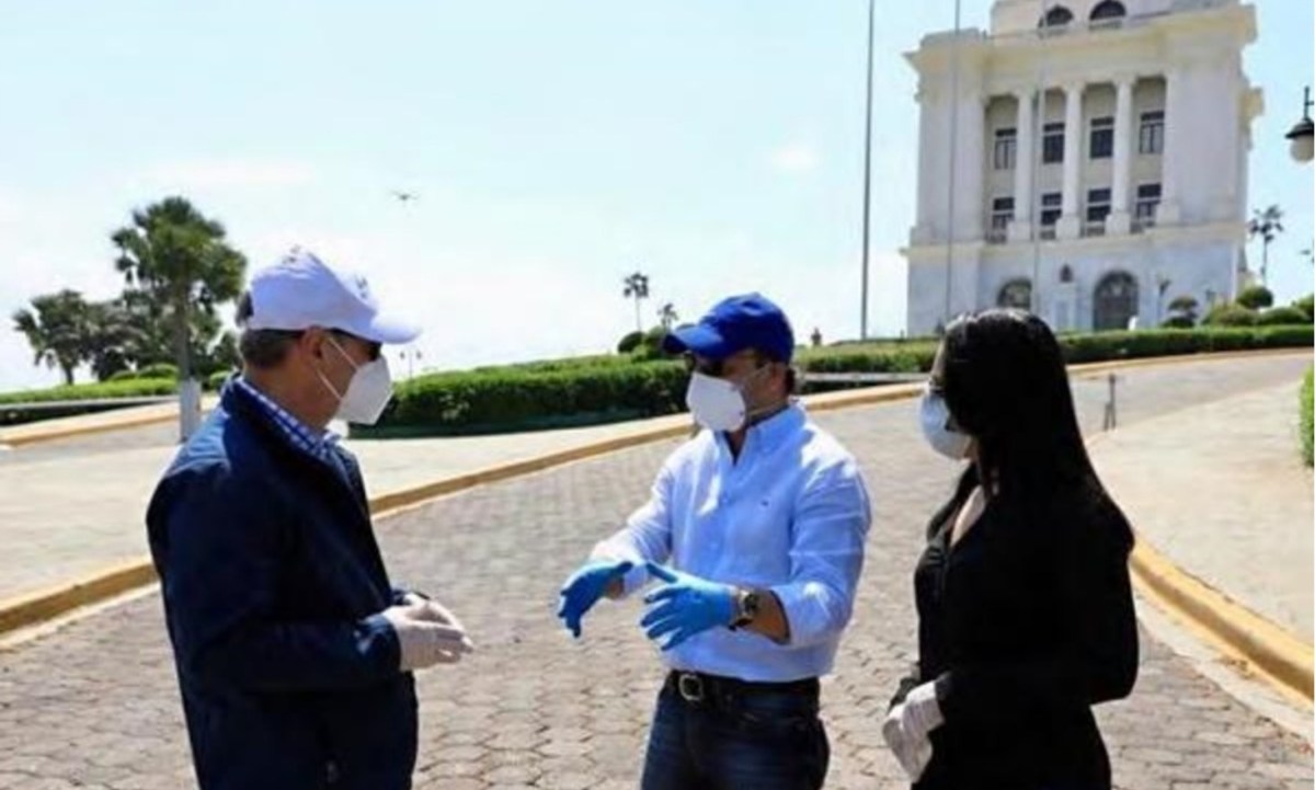 Gonzalo Castillo Se Une A Abel Martinez Para Enfrentar El Coronavirus En Santiago
