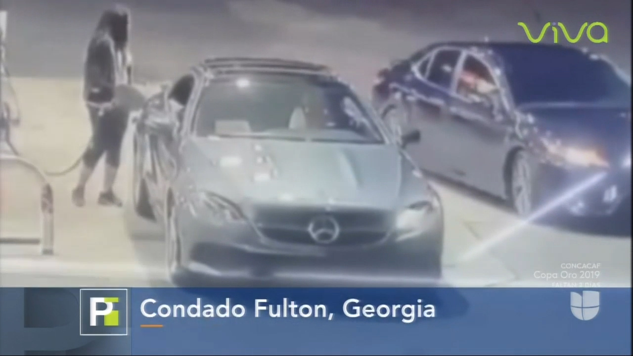 Mira Cual Fue La Reacción De Esta Mujer Cuando Le Iban A Robar El Carro