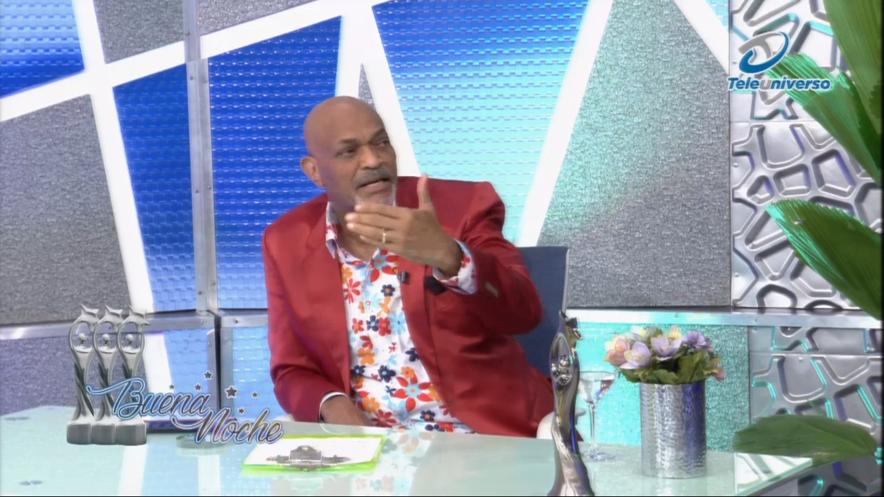 Nelson Javier Revela Que Romeo Subió “QUILLAO” A Recibir El Premio | Buena Noche 