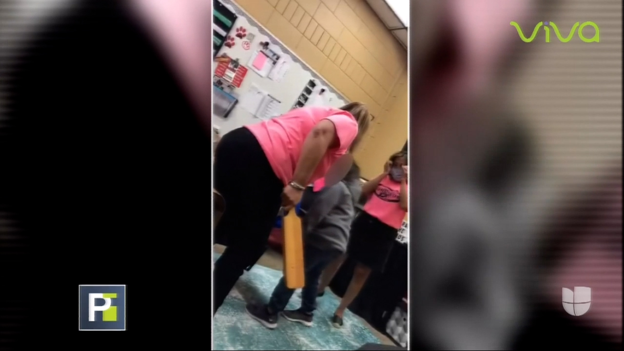 Queda Captado En Cámara Momento En Que Una Directora De Un Colegio Le Da Tremenda Pela A Una Niña