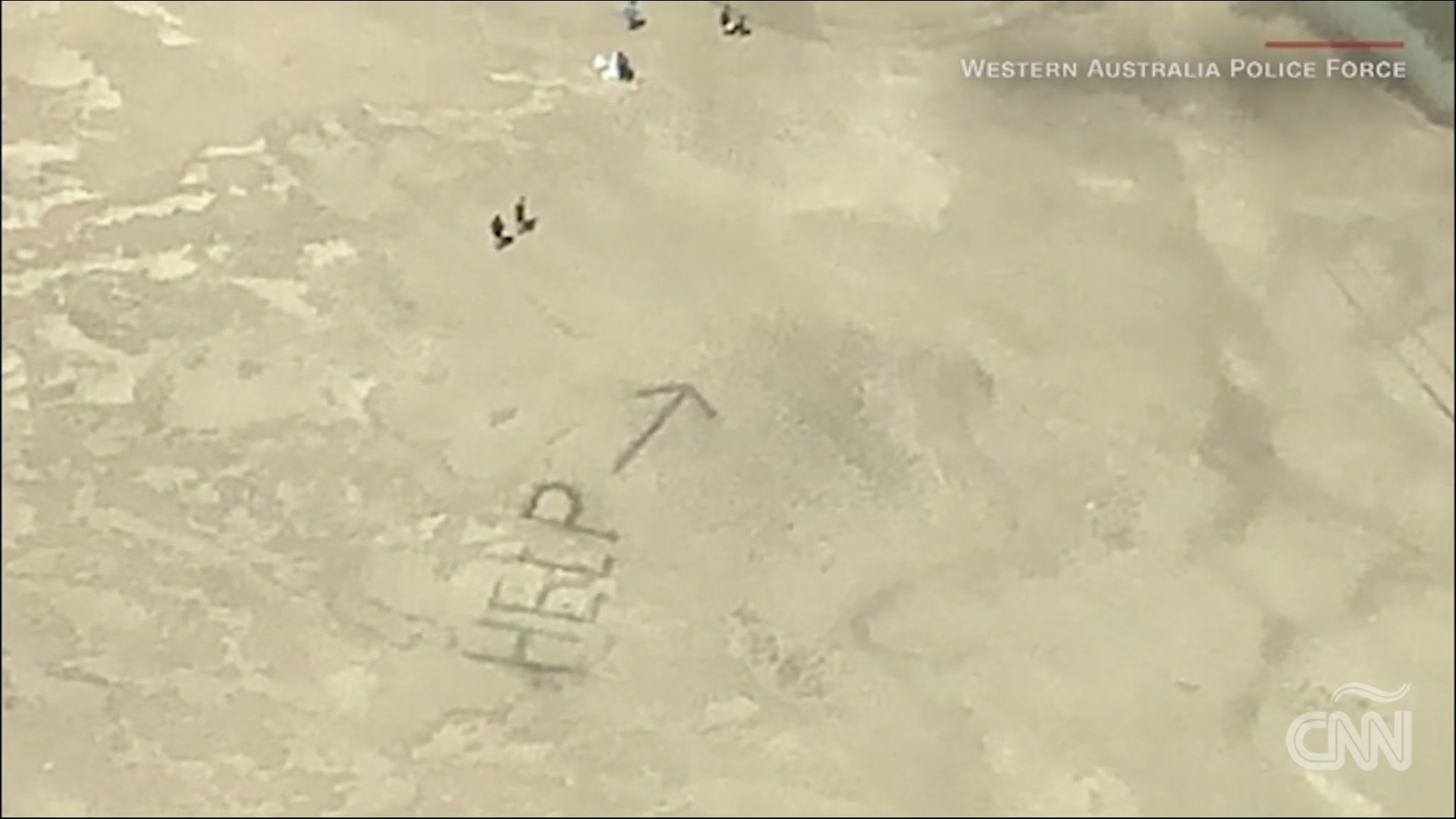 Rescatan A Pareja Atrapada Entre Cocodrilos- Desde El Aire Vieron Su Pedido De Ayuda