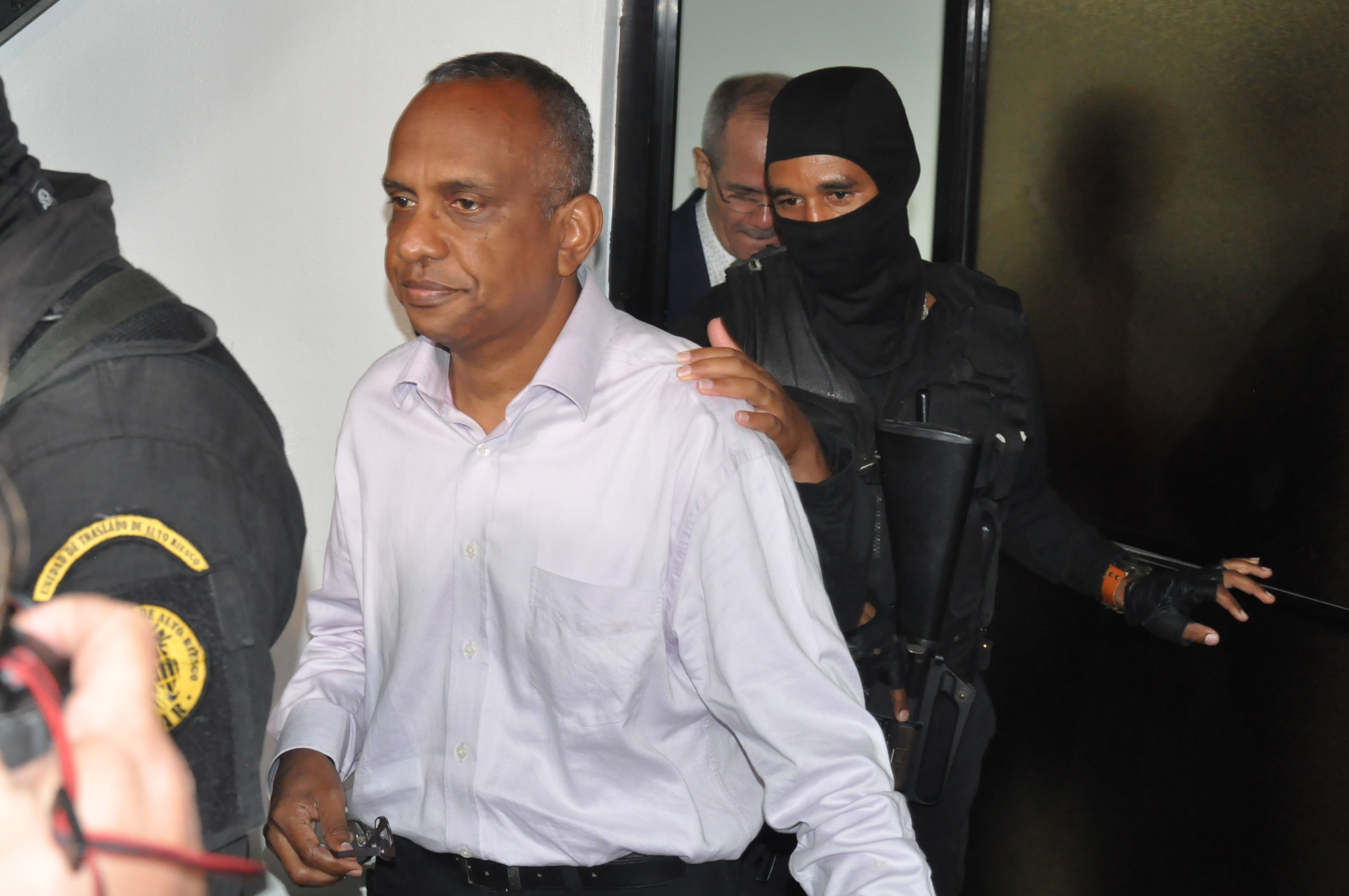 Sale De La Cárcel De Najayo Excoronel Carlos Piccini, Imputado Por Caso Aviones Super Tucano