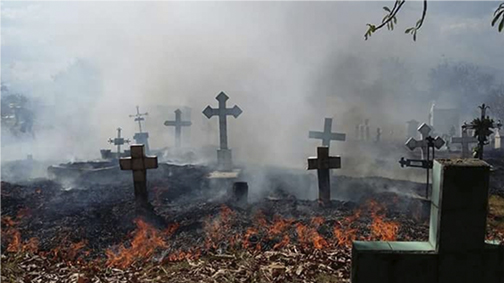 Hombre Con Problemas Mentales Profana Cadáver Y Le Prende Fuego