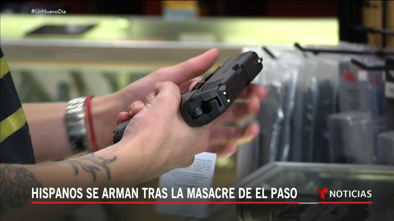 Hispanos Se Arman Tras La Masacre De El Paso, Texas.