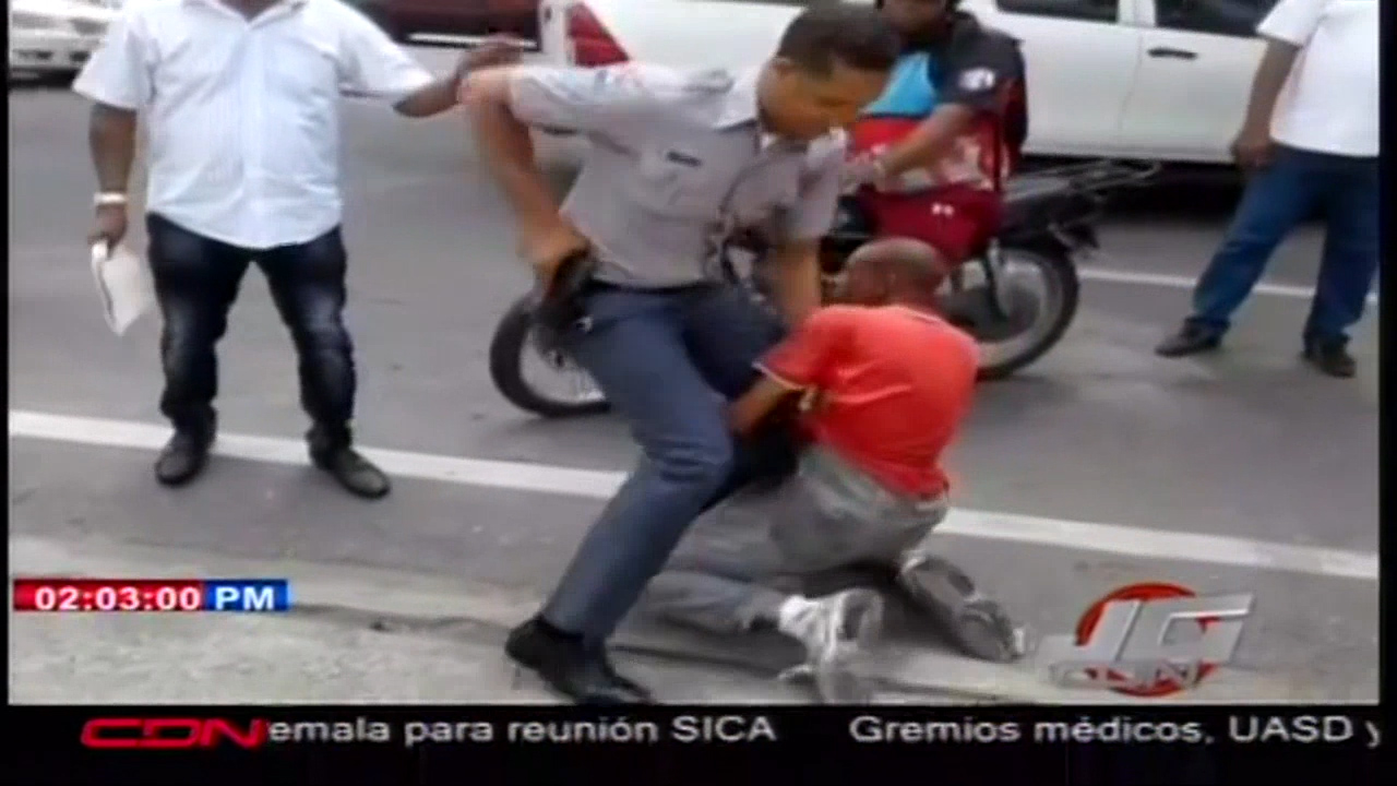 Lo Agarraron Supuestamente Robando Frente Al Palacio De Justicia Y Esto Pasó