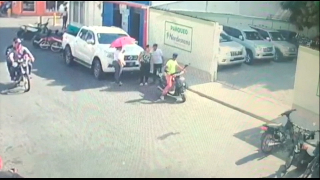 Se Robó Una Pasola Y Al Doblar La Esquina Le Dieron Tremenda Salsa