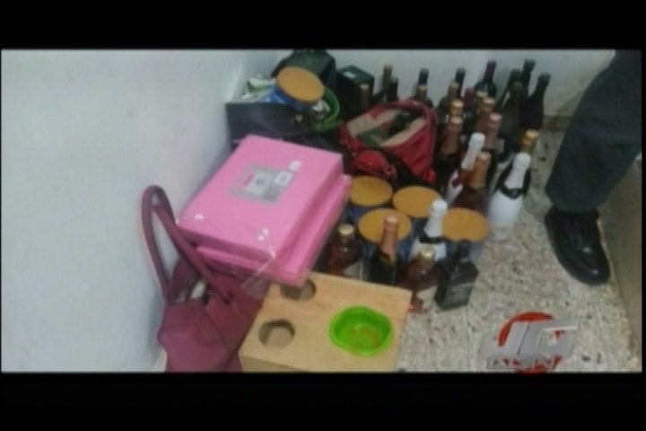 Las Bebidas Caras Que Se Robaron 4 Mujeres De Un Supermercado En Jarabacoa