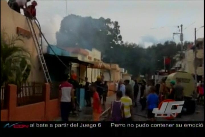 Hombre Se “killa” Y Le Prende Fuego A La Casa De Su Madre En Santiago