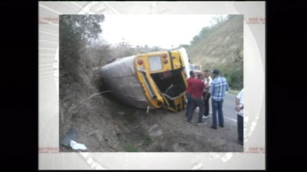 Se Accidenta Autobus Repleto De Pasajeros En Carretera San Jose De Las Matas
