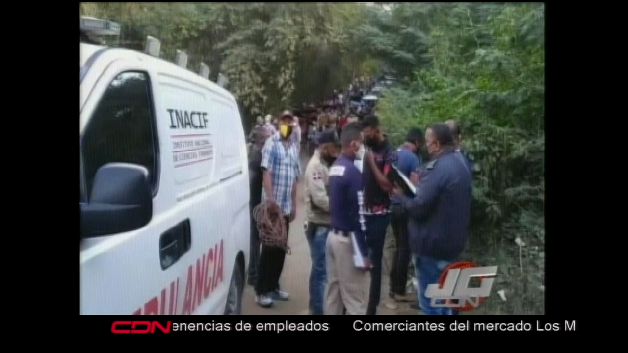 Momento En Que Encuentra El Cuerpo Sin Vida De Un Taxista En Santiago