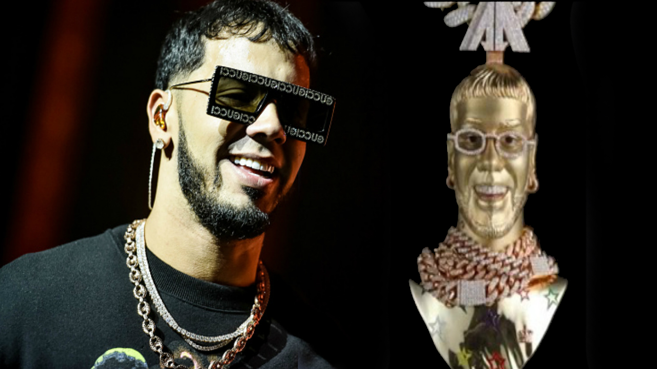 La Última Excentricidad De Anuel AA: Una Cadena Personalizada Con Su Rostro Esculpido